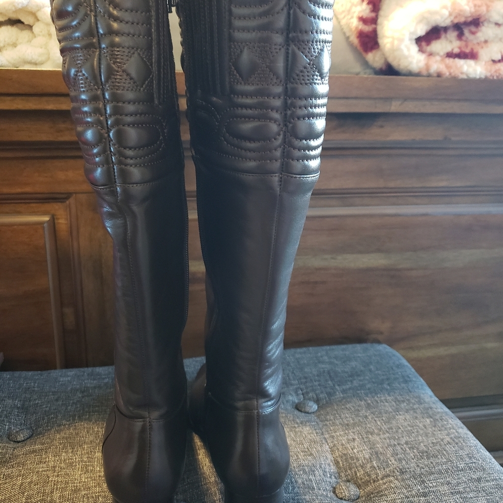 Tall brown boots - Picture 3 of 8